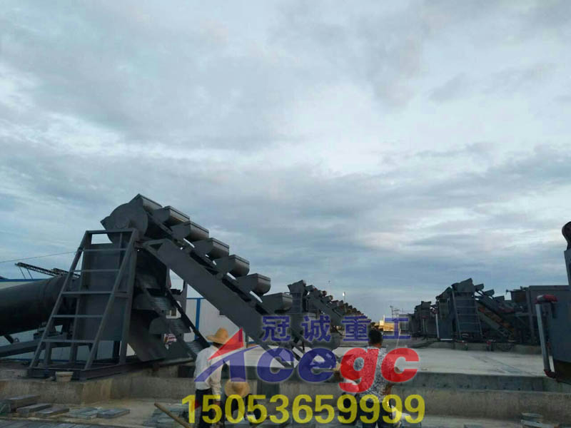甘肅工作的鏈斗洗沙機(jī)工作現(xiàn)場 甘肅工作的鏈斗洗沙機(jī)工作現(xiàn)場